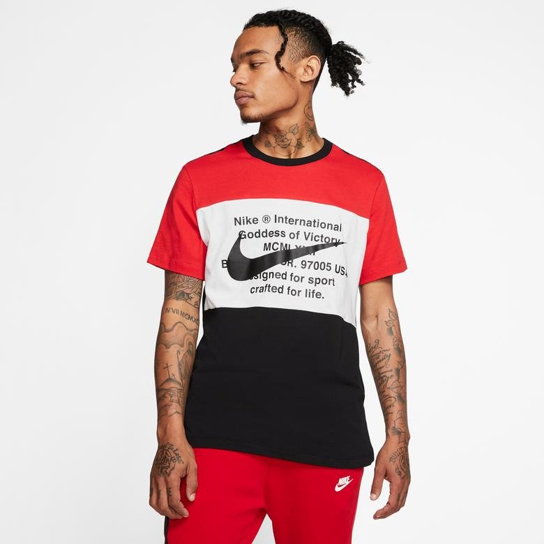 Nike Sportswear Swoosh Erkek Siyah-Kırmızı T-Shirt