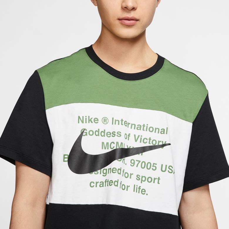 Nike Sportswear Swoosh Erkek Siyah-Yeşil T-Shirt