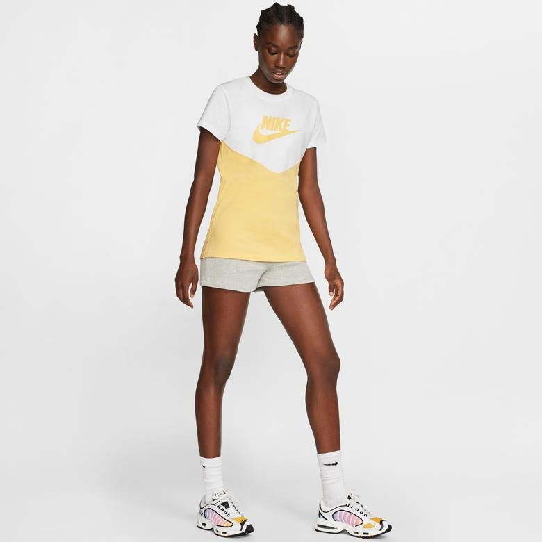 Nike Sportswear Heritage Kadın Sarı T-Shirt