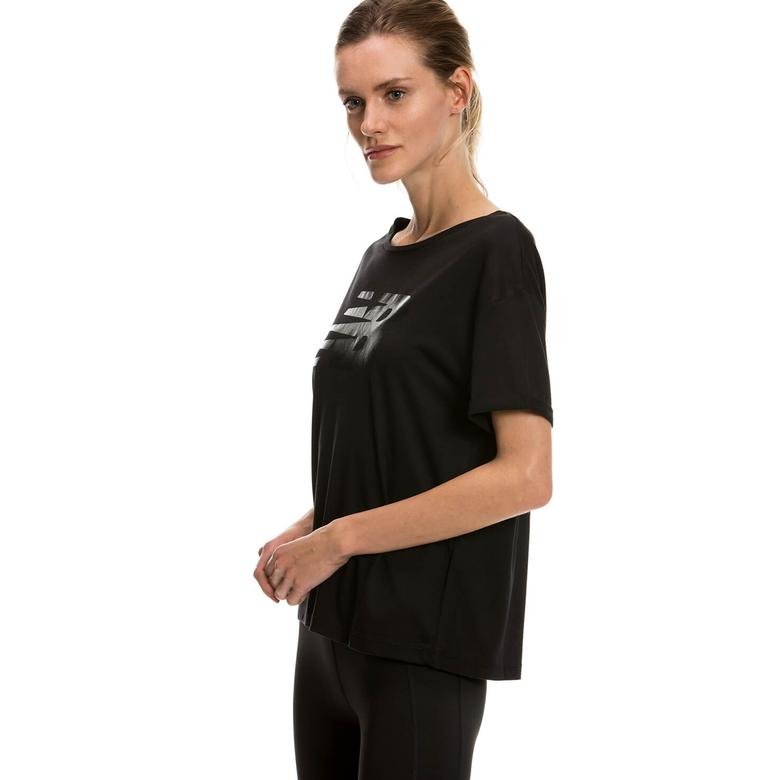 New Balance NB Foiled Logo Tee Siyah Kadın Tshirt