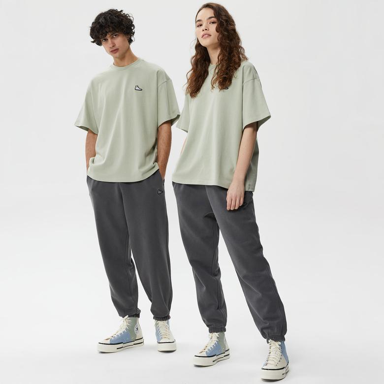 Converse Loose Fit Left Chest Sneaker Patch Back Hit  Unisex Gri T-Shirt