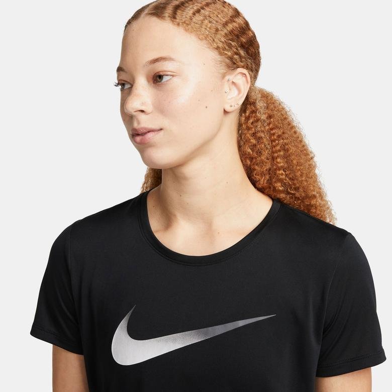 Nike One Dri-Fit Swoosh Kadın Siyah T-Shirt