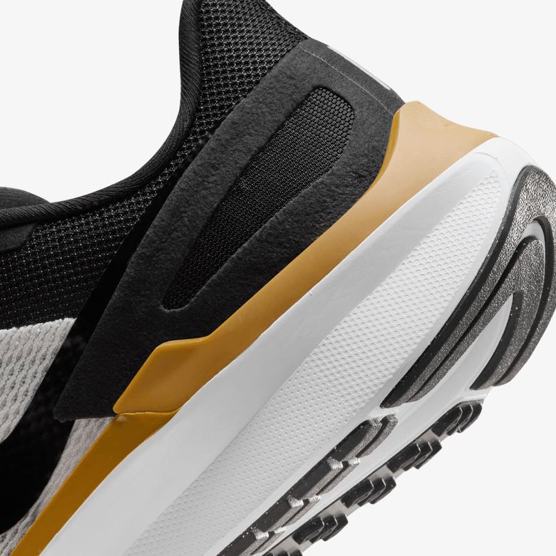 Nike Air Zoom Structure 25 Erkek Beyaz Koşu Ayakkabısı