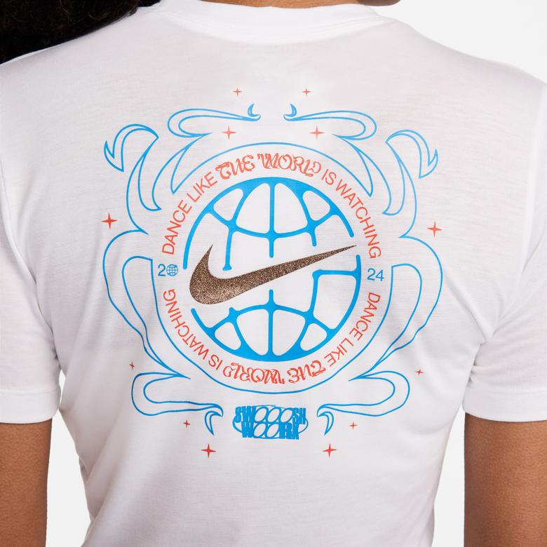 Nike Sportswear Dance Kadın Beyaz Günlük T-Shirt