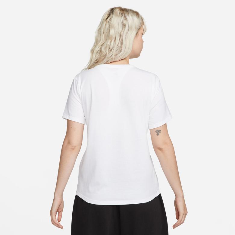 Nike Sportswear Essentials Kadın Beyaz Günlük T-Shirt