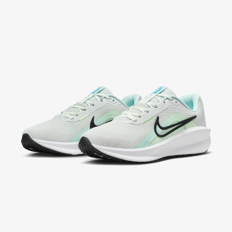 Nike Downshifter 13 Kadın Gri Koşu Ayakkabısı