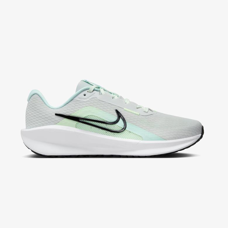Nike Downshifter 13 Kadın Gri Koşu Ayakkabısı