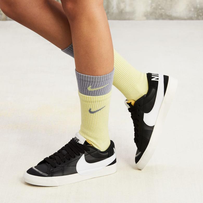 Nike Blazer Low '77 Jumbo Kadın Siyah Spor Ayakkabı