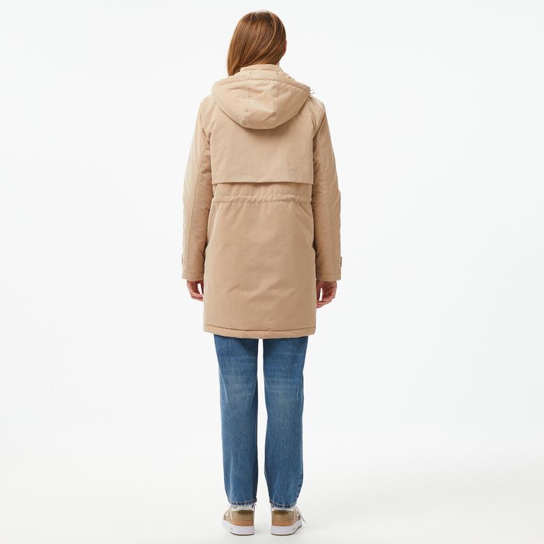 Lacoste Kadın Relaxed Fit Kapüşonlu Bej Mont