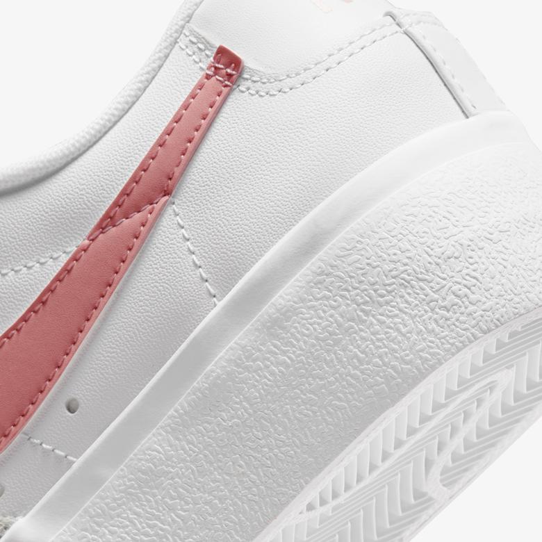 Nike Blazer Low Platform Kadın Beyaz Spor Ayakkabı