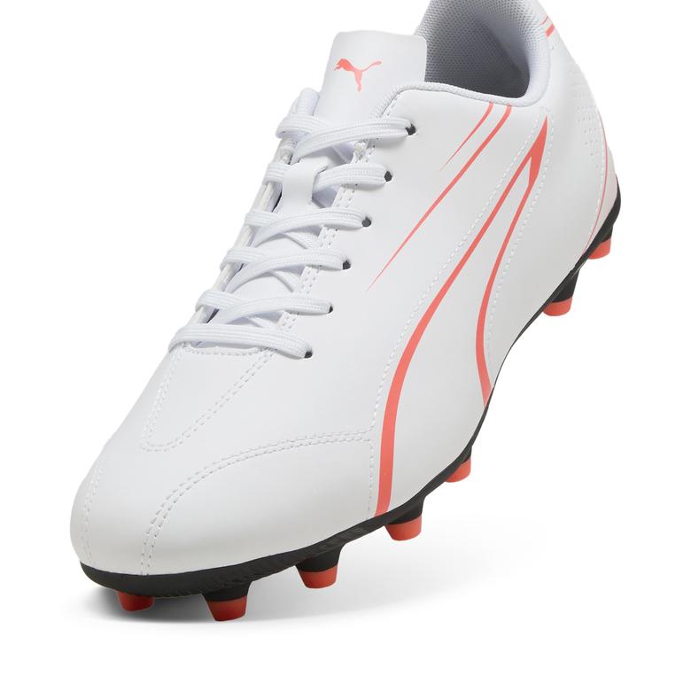 Puma Vitoria Fg Erkek Beyaz Çim Saha Kramponu